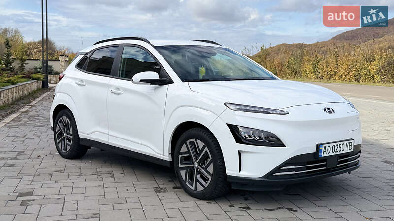 Внедорожник / Кроссовер Hyundai Kona 2022 в Хусте
