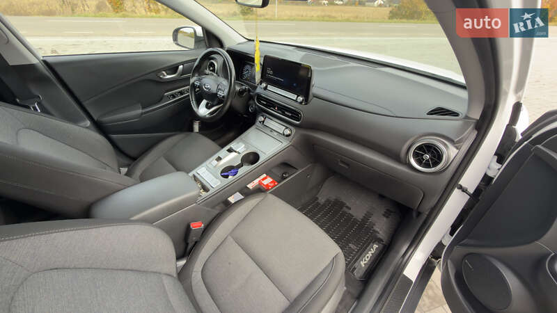 Внедорожник / Кроссовер Hyundai Kona 2022 в Хусте