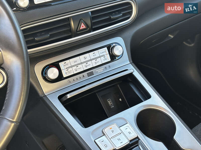 Внедорожник / Кроссовер Hyundai Kona 2021 в Львове