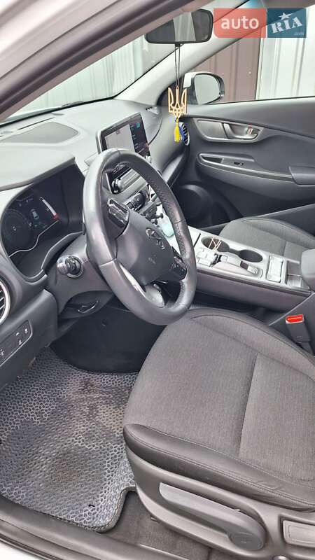 Внедорожник / Кроссовер Hyundai Kona 2020 в Радомышле