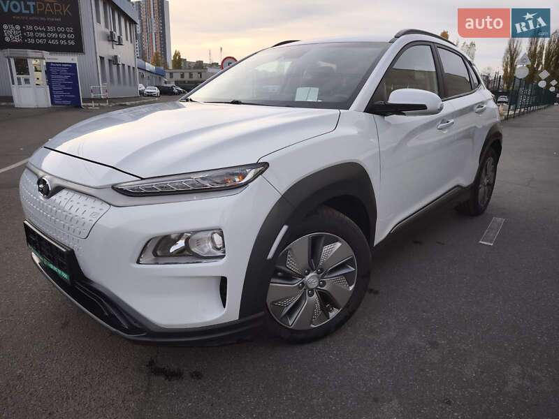 Внедорожник / Кроссовер Hyundai Kona 2020 в Киеве