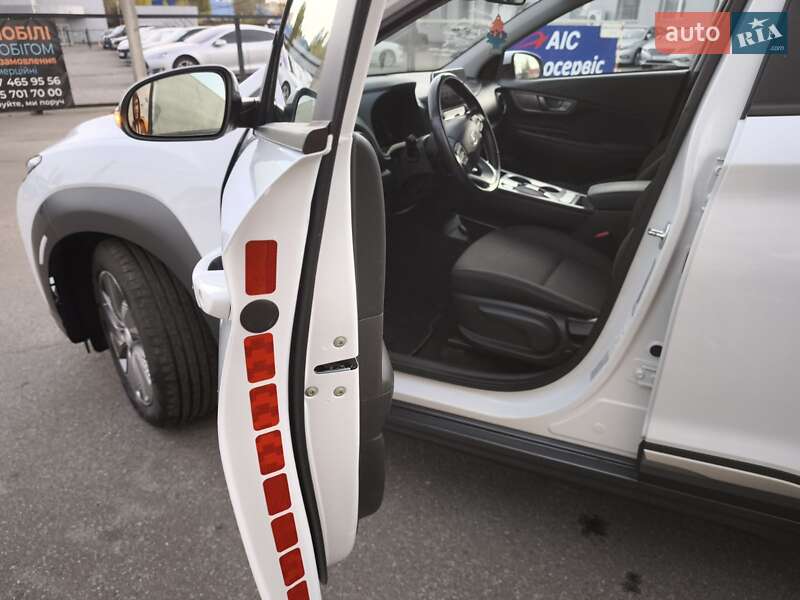 Внедорожник / Кроссовер Hyundai Kona 2020 в Киеве