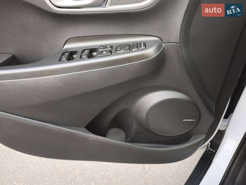 Внедорожник / Кроссовер Hyundai Kona 2020 в Киеве