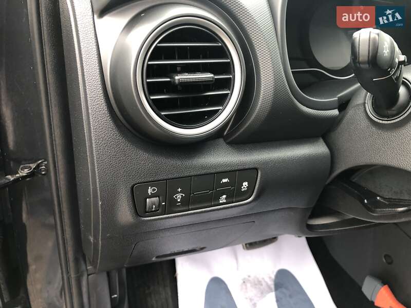 Внедорожник / Кроссовер Hyundai Kona 2020 в Ровно