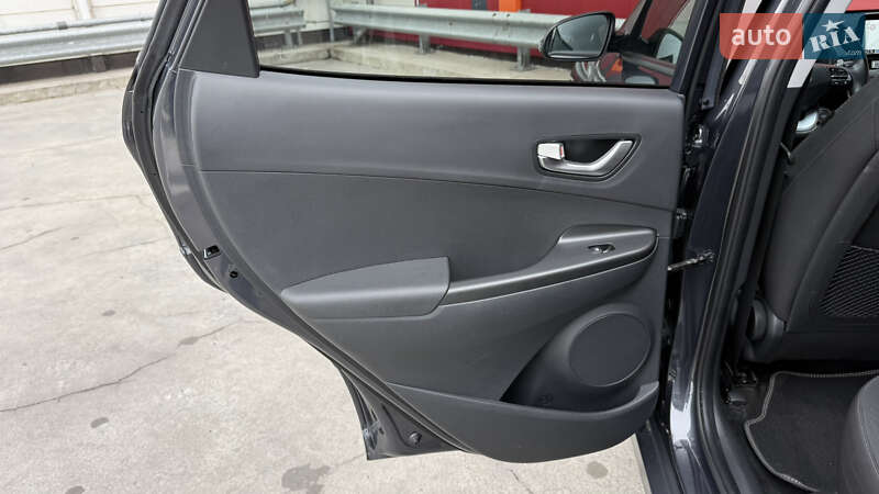 Внедорожник / Кроссовер Hyundai Kona 2021 в Киеве