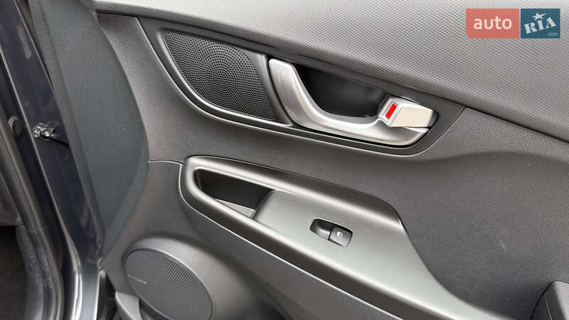 Внедорожник / Кроссовер Hyundai Kona 2021 в Киеве