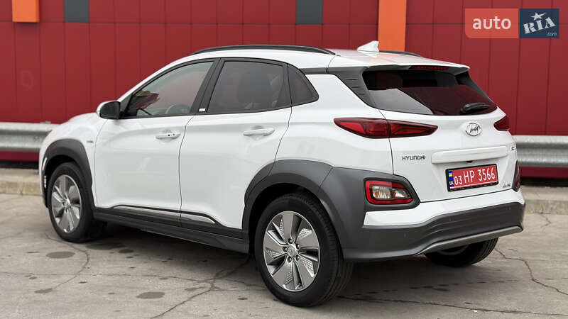 Внедорожник / Кроссовер Hyundai Kona 2020 в Киеве