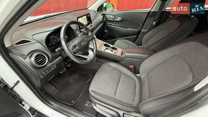 Внедорожник / Кроссовер Hyundai Kona 2020 в Киеве