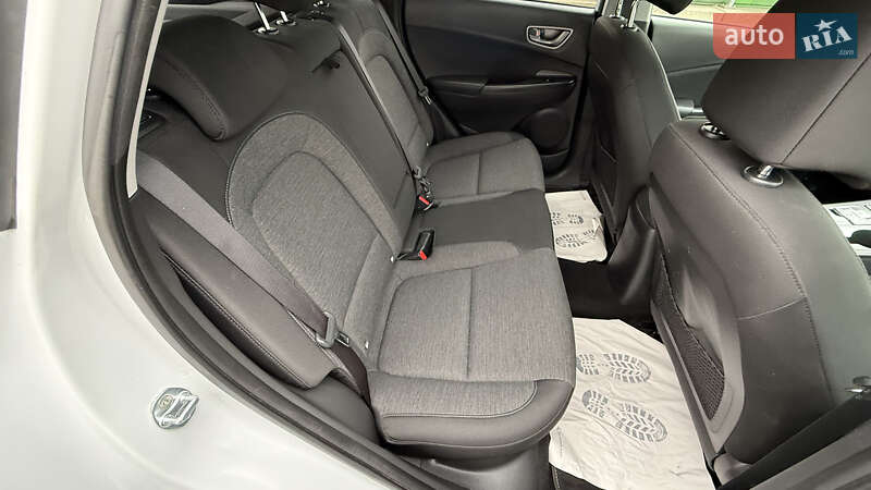 Внедорожник / Кроссовер Hyundai Kona 2020 в Киеве