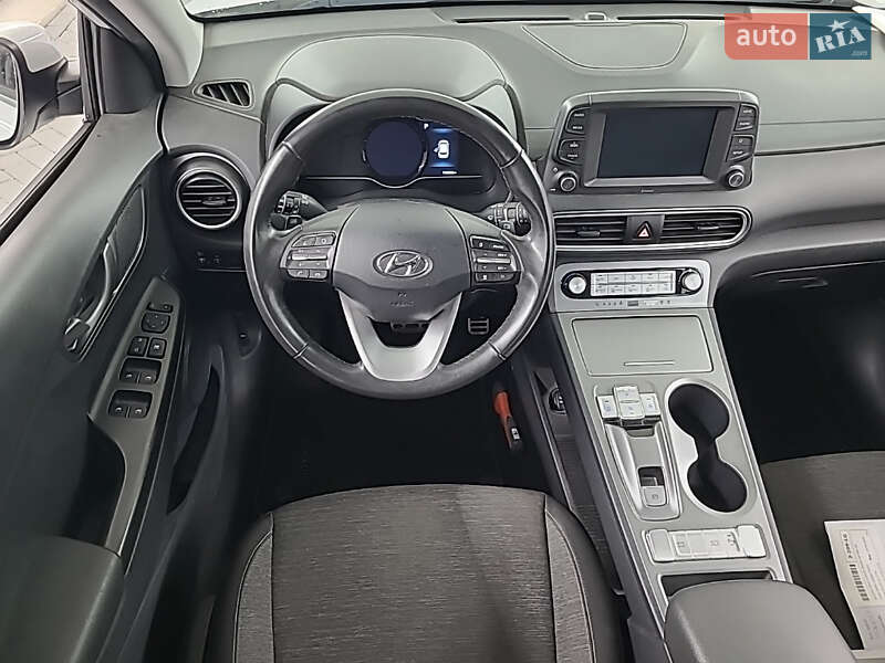 Внедорожник / Кроссовер Hyundai Kona 2020 в Хмельницком