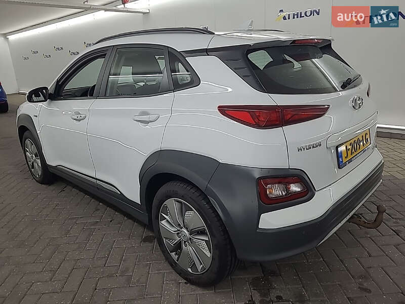 Внедорожник / Кроссовер Hyundai Kona 2020 в Хмельницком