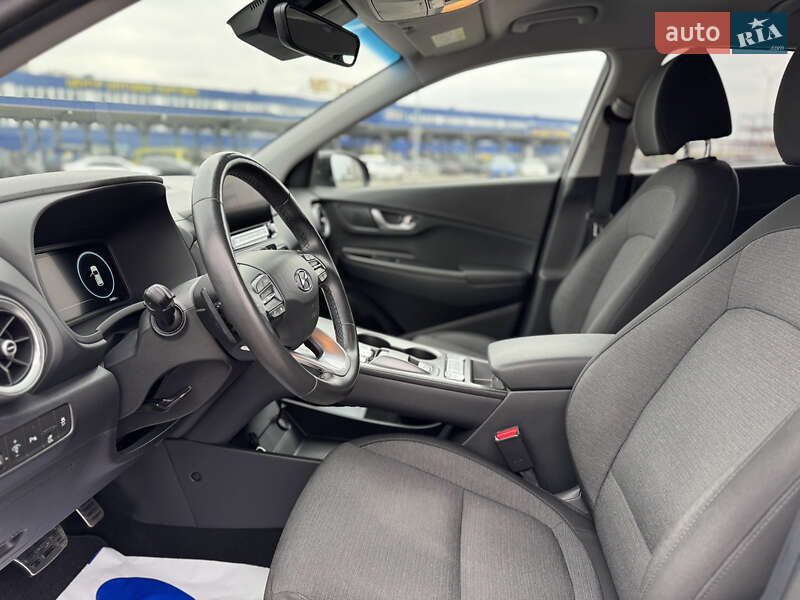 Внедорожник / Кроссовер Hyundai Kona 2022 в Киеве