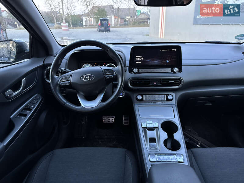 Внедорожник / Кроссовер Hyundai Kona 2023 в Хмельницком