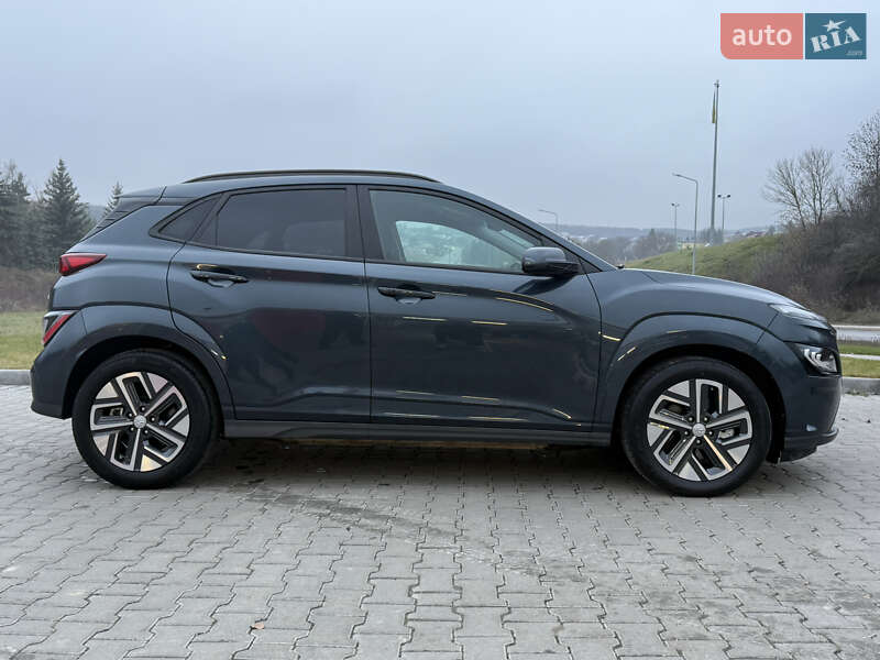Внедорожник / Кроссовер Hyundai Kona 2023 в Тернополе
