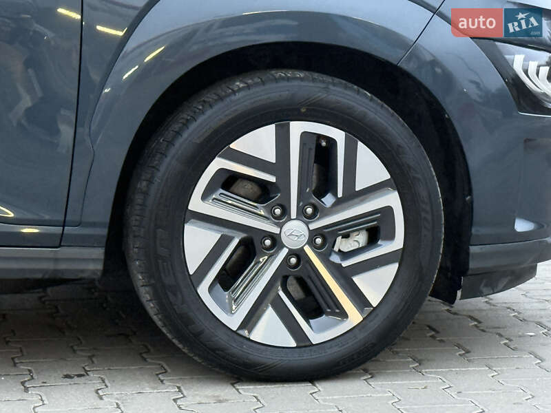 Внедорожник / Кроссовер Hyundai Kona 2023 в Тернополе