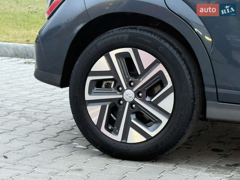 Внедорожник / Кроссовер Hyundai Kona 2023 в Тернополе