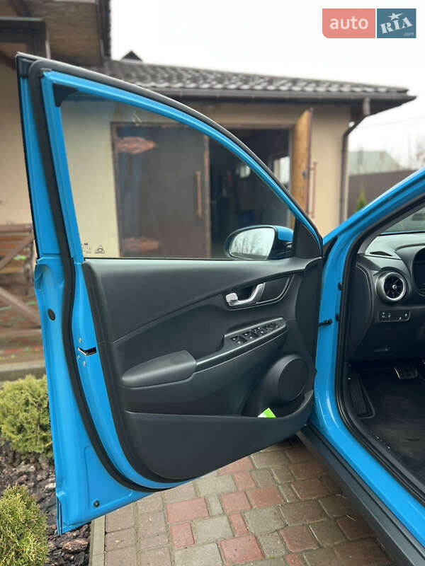 Внедорожник / Кроссовер Hyundai Kona 2022 в Хмельницком