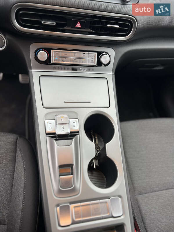 Внедорожник / Кроссовер Hyundai Kona 2022 в Хмельницком