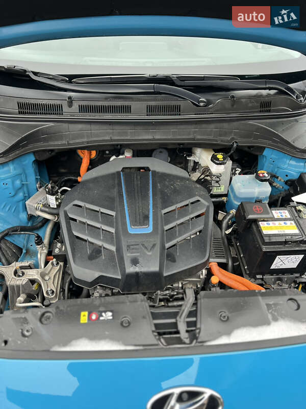 Внедорожник / Кроссовер Hyundai Kona 2022 в Хмельницком