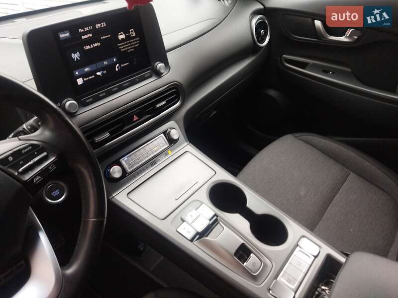 Внедорожник / Кроссовер Hyundai Kona 2021 в Звягеле