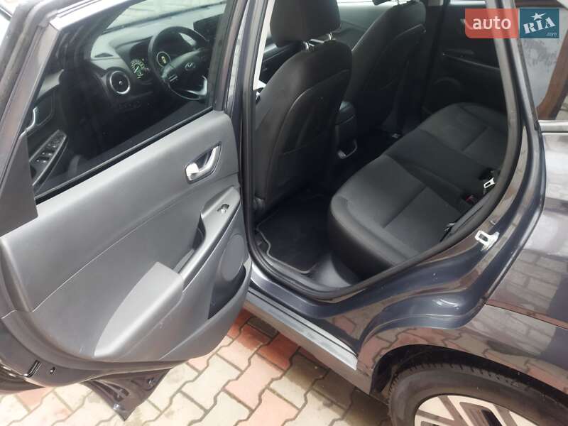 Внедорожник / Кроссовер Hyundai Kona 2021 в Звягеле