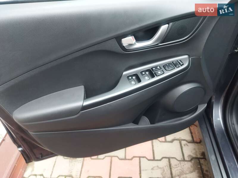 Внедорожник / Кроссовер Hyundai Kona 2021 в Звягеле