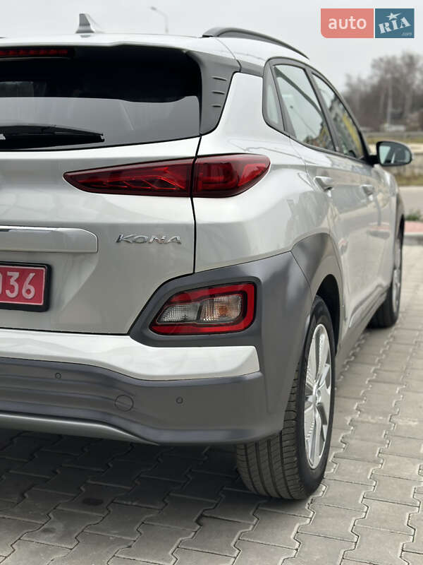 Позашляховик / Кросовер Hyundai Kona 2020 в Тернополі