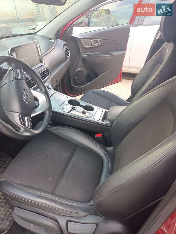 Внедорожник / Кроссовер Hyundai Kona 2019 в Ужгороде