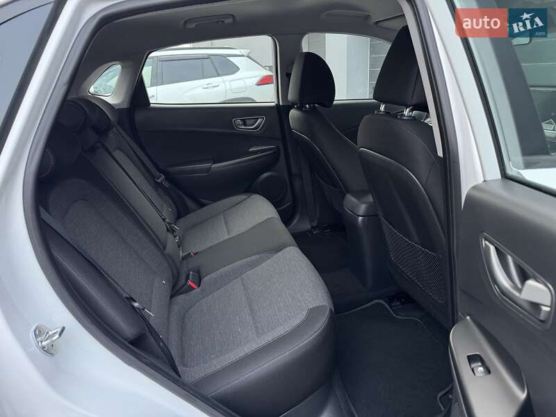 Внедорожник / Кроссовер Hyundai Kona 2020 в Тернополе