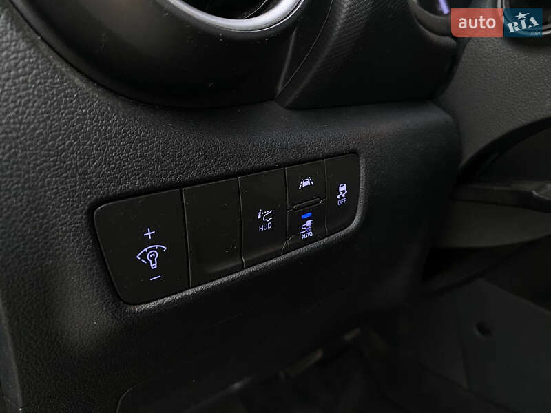 Позашляховик / Кросовер Hyundai Kona 2019 в Дніпрі