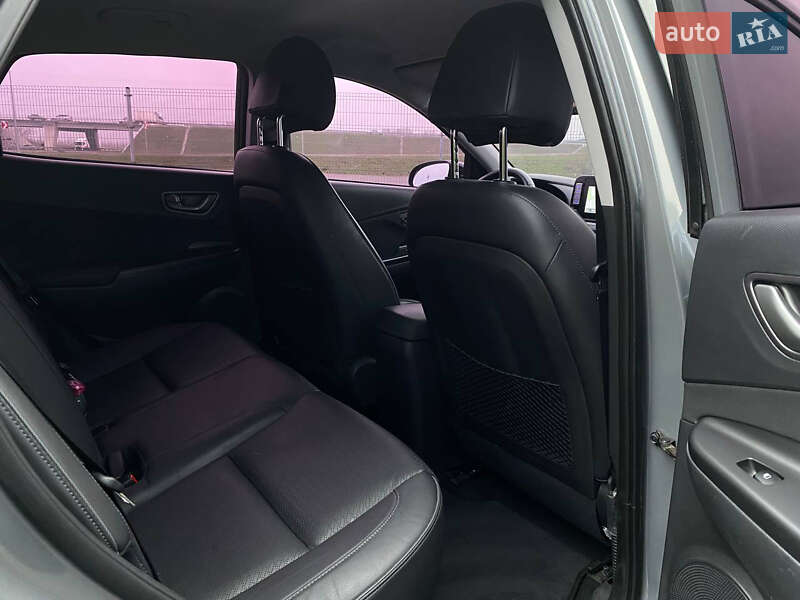 Позашляховик / Кросовер Hyundai Kona 2019 в Дніпрі