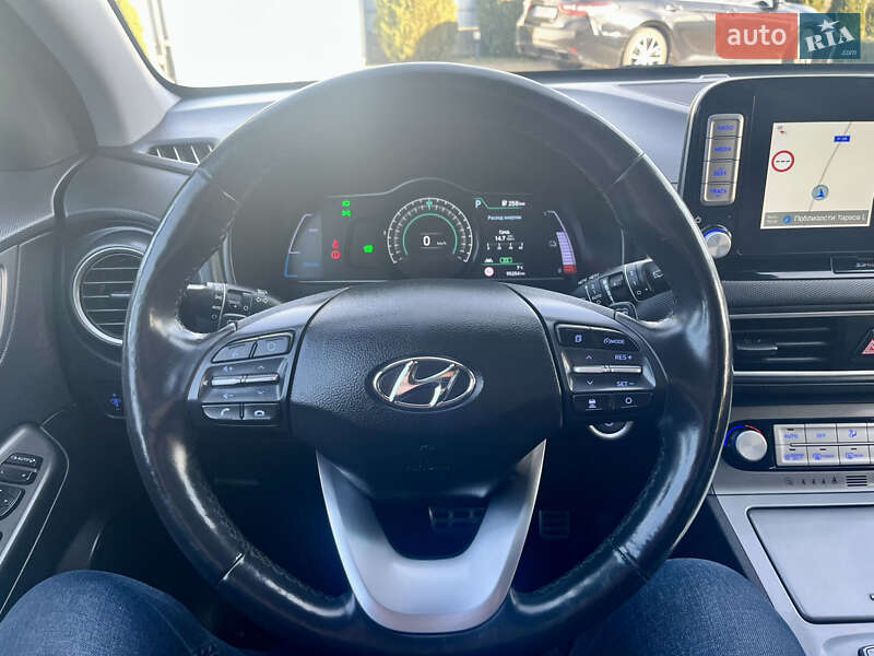 Внедорожник / Кроссовер Hyundai Kona 2019 в Ивано-Франковске