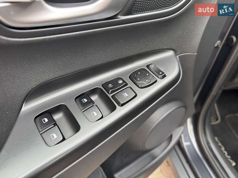 Внедорожник / Кроссовер Hyundai Kona 2022 в Ровно