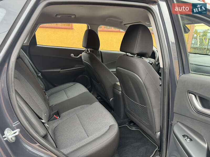 Внедорожник / Кроссовер Hyundai Kona 2022 в Ровно