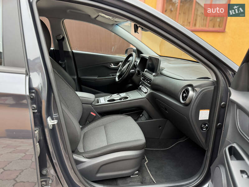 Внедорожник / Кроссовер Hyundai Kona 2022 в Ровно