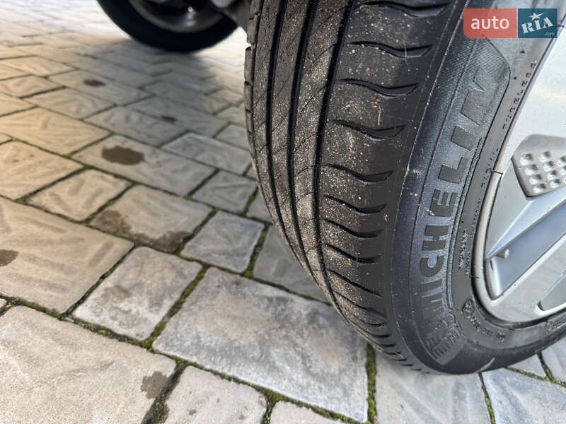 Внедорожник / Кроссовер Hyundai Kona 2018 в Ровно