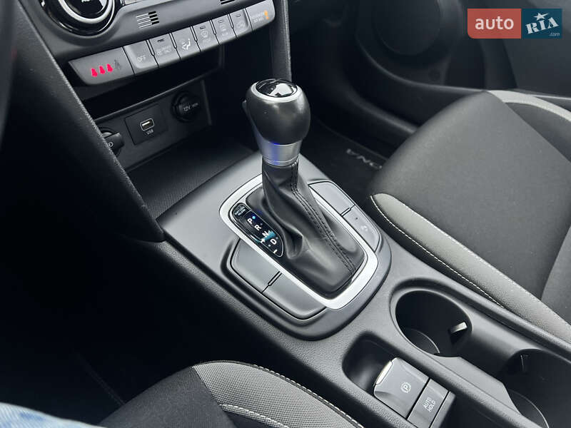 Внедорожник / Кроссовер Hyundai Kona 2020 в Киеве