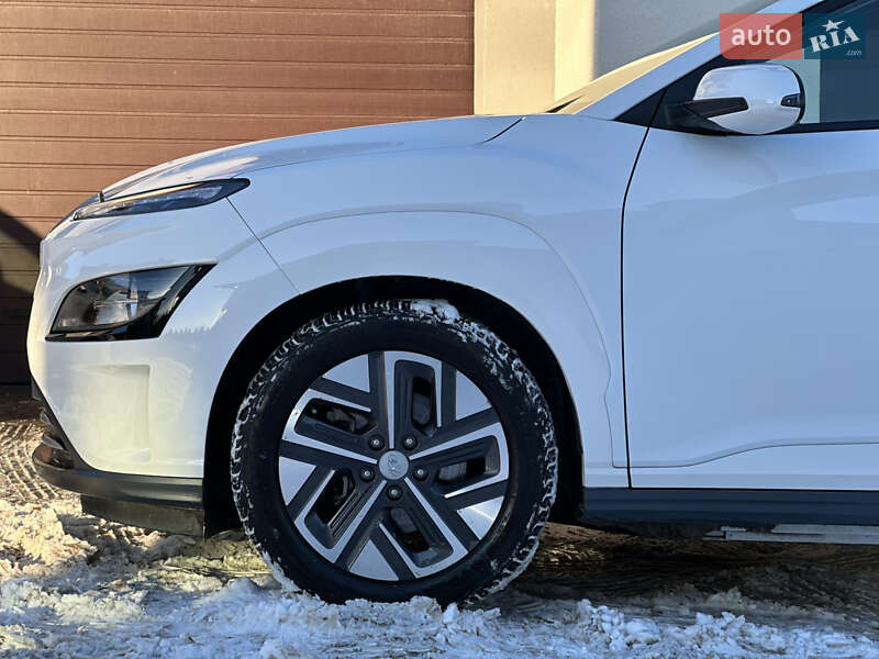 Внедорожник / Кроссовер Hyundai Kona 2021 в Тернополе