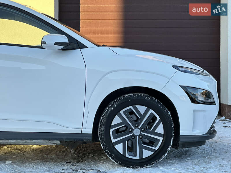 Внедорожник / Кроссовер Hyundai Kona 2021 в Тернополе