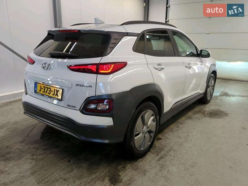 Внедорожник / Кроссовер Hyundai Kona 2020 в Тернополе