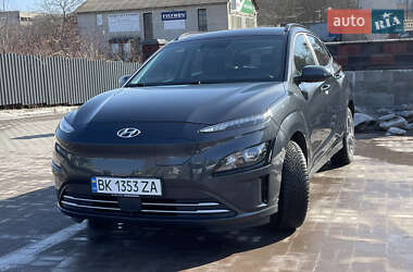 Внедорожник / Кроссовер Hyundai Kona 2022 в Ровно