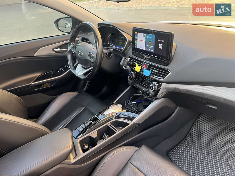 Фастбэк Hyundai Lafesta 2020 в Киеве