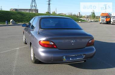 Седан Hyundai Lantra 1996 в Днепре