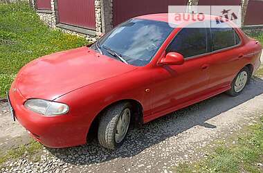Седан Hyundai Lantra 1996 в Ивано-Франковске