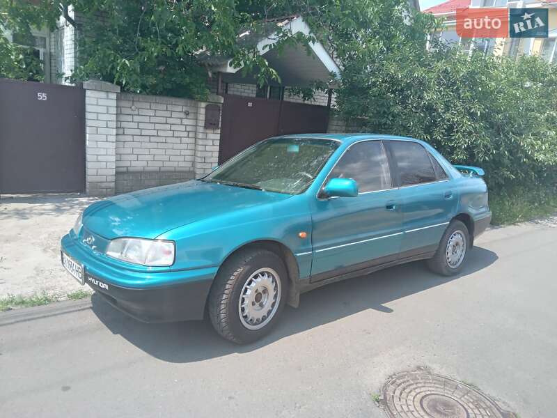 Седан Hyundai Lantra 1992 в Одессе