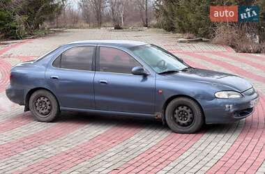 Седан Hyundai Lantra 1996 в Запоріжжі