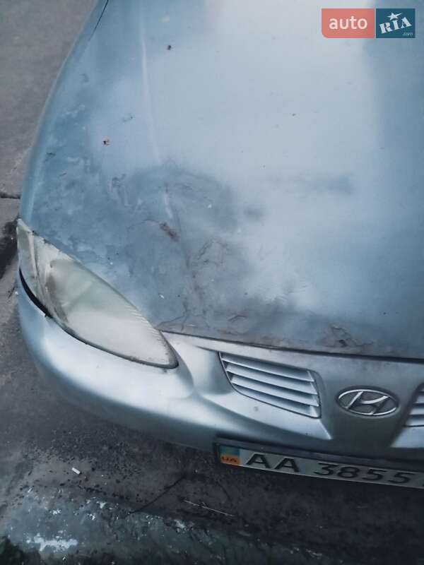 Седан Hyundai Lantra 2000 в Киеве