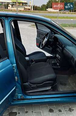 Седан Hyundai Lantra 1993 в 