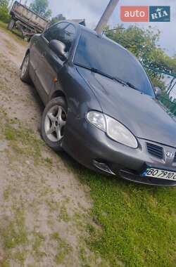 Седан Hyundai Lantra 1999 в Збаражі