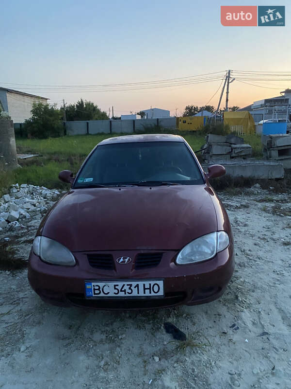 Седан Hyundai Lantra 1999 в Львове